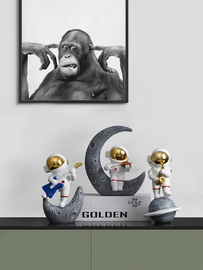 Paimuni Astronaut Figurine Resin Spaceman Statue White Gold Sculpture for Bookshelf Office Desktop Living Room
