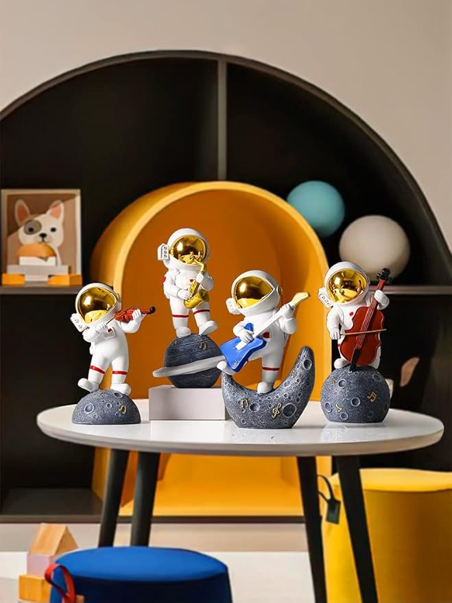 Paimuni Astronaut Figurine Resin Spaceman Statue White Gold Sculpture for Bookshelf Office Desktop Living Room