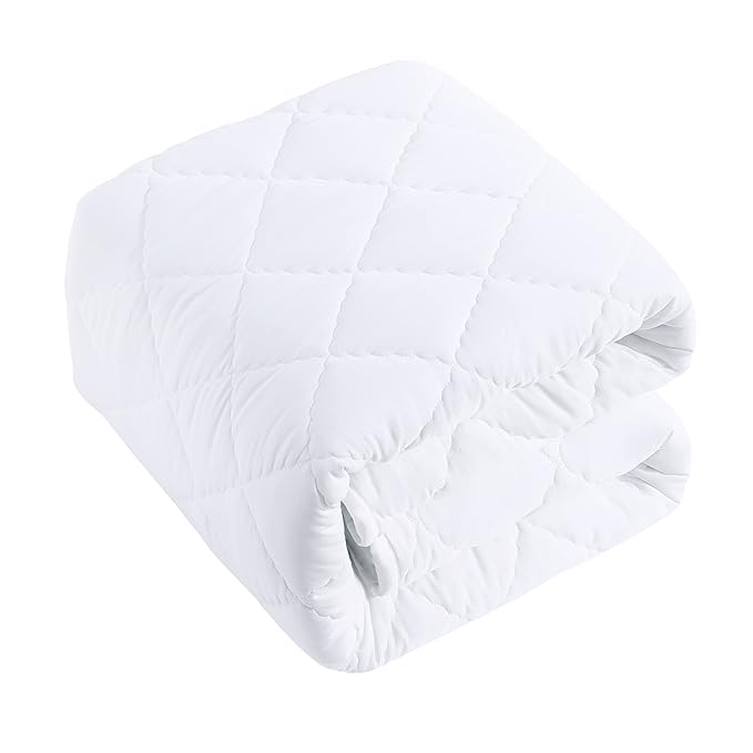 BEDSUM 100% Brushed Microfiber Down Alternative Toddler Comforter, Ultra Soft Lightweight and Warm Breathable Crib Quilted Blanket for Nursery Stroller Bed, 39x47 Inches, White