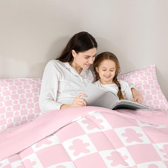 Feelyou Christmas Bedding Set Soft for Boys Girls,Checkered Comforter Set King Gingerbread Man Duvet Quilt Microfiber Xmas Decorations Bedroom Decor Pink 3 Pcs with 2 Pillow Cases Soft Lightweight