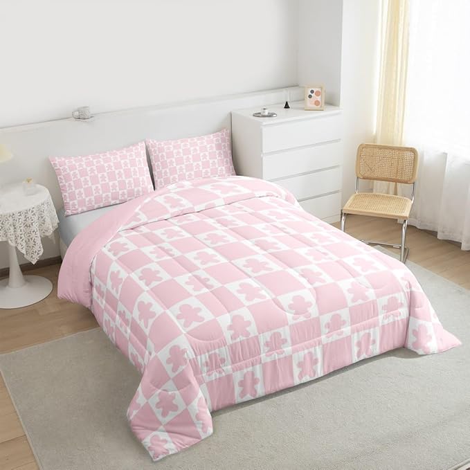 Feelyou Christmas Bedding Set Soft for Boys Girls,Checkered Comforter Set Queen Gingerbread Man Duvet Quilt Microfiber Xmas Decorations Bedroom Decor Pink 3 Pcs with 2 Pillow Cases Soft Lightweight