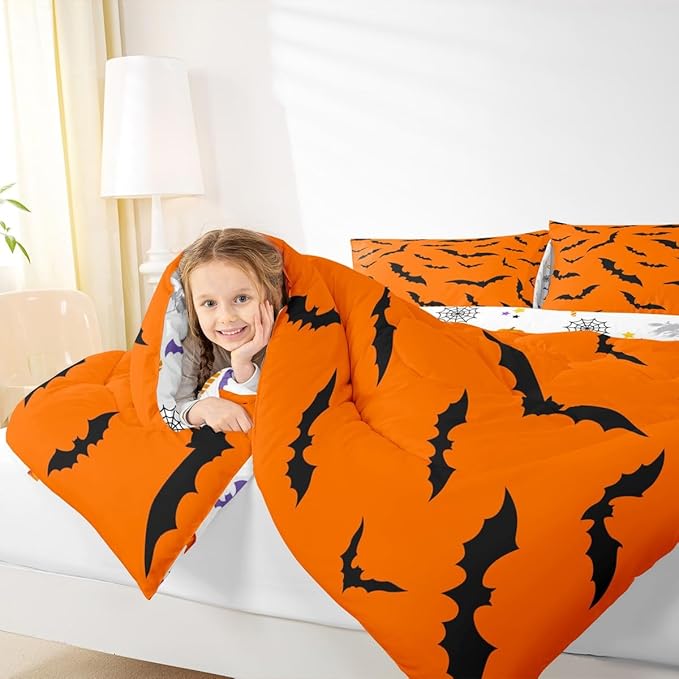 Erosebridal Halloween Comforter Set Gothic Bats Bedding Set Toddler Size,Spooky Silhouette Bat Quilt for Kids Boys Girls Adults Flying Mysterious Animals Down Comforter,Horror Spooky Home Decor