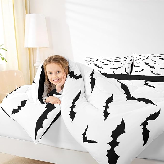 Erosebridal Halloween Bats Bedding Set White Black Spooky Comforter Set Queen,Horror Flying Bats Quilt for Kids Boys Girls Adults Gothic Mysterious Wild Animal Duvet Insert,Spooky Home Decor