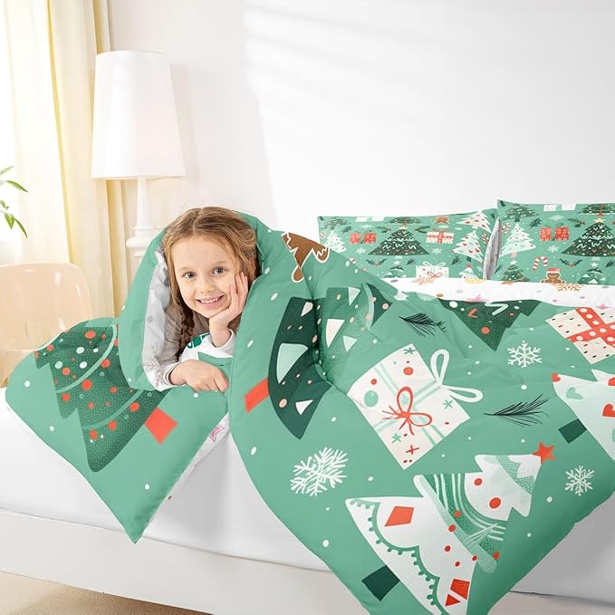 Feelyou Christmas Bedding Set Soft for Boys Girls, Xmas Tree Snowflake Comforter Set Twin Size Gingerbread Man Duvet Quilt Microfiber New Year Gift Bedroom Decor 2 Pcs with 1 Pillow Cases