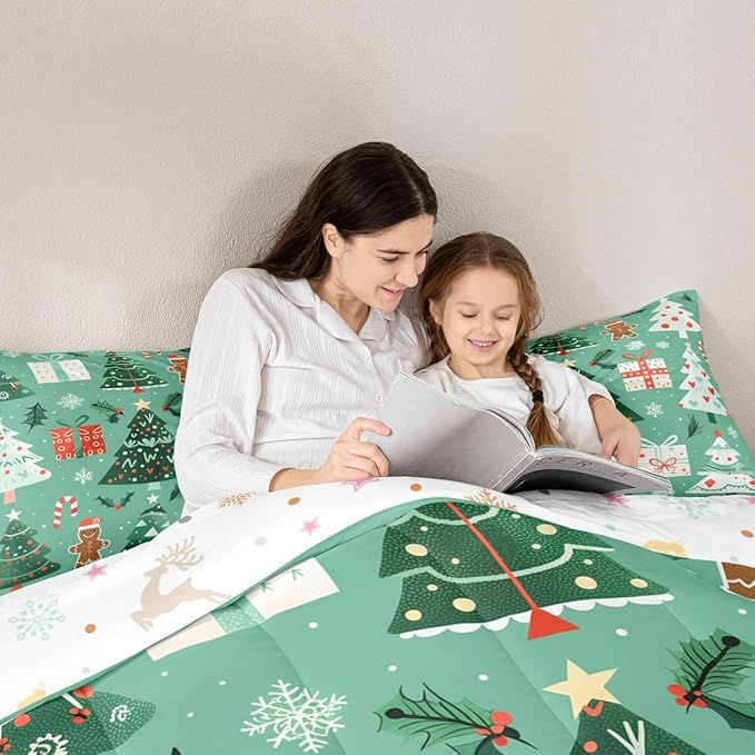 Feelyou Christmas Bedding Set Soft for Boys Girls, Xmas Tree Snowflake Comforter Set Full Size Gingerbread Man Duvet Quilt Microfiber New Year Gift Bedroom Decor 3 Pcs with 2 Pillow Cases