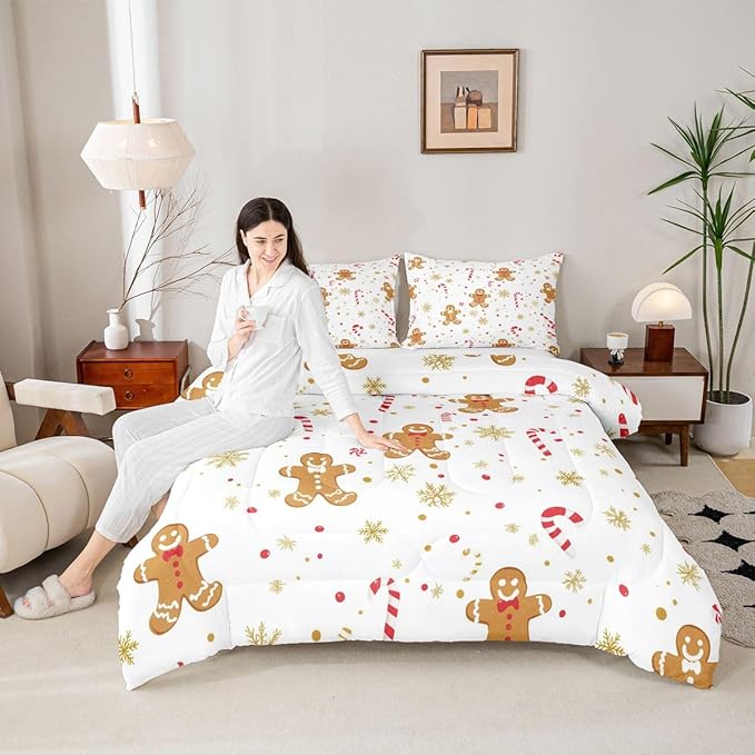 Feelyou Cute Gingerbread Man Comforter Set King Size Candy Cane Bedding Set for Kids Boys Girls Golden Snowflake Duvet Quilt Christmas Pattern Bedroom Decor Festive Design 3 Pcs with 2 Pillow Cases