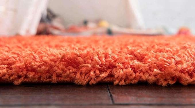 Unique Loom Solid Shag Collection Area Rug (5' 3" x 8' Rectangle, Tiger Orange)