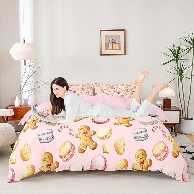 Feelyou Christmas Duvet Cover Queen Size Cute Christmas Gingerbread Man Comforter Cover for Boys Girls Xmas Sweet Macarons Bedding Set 3Pcs Reversible Pink Room Decor