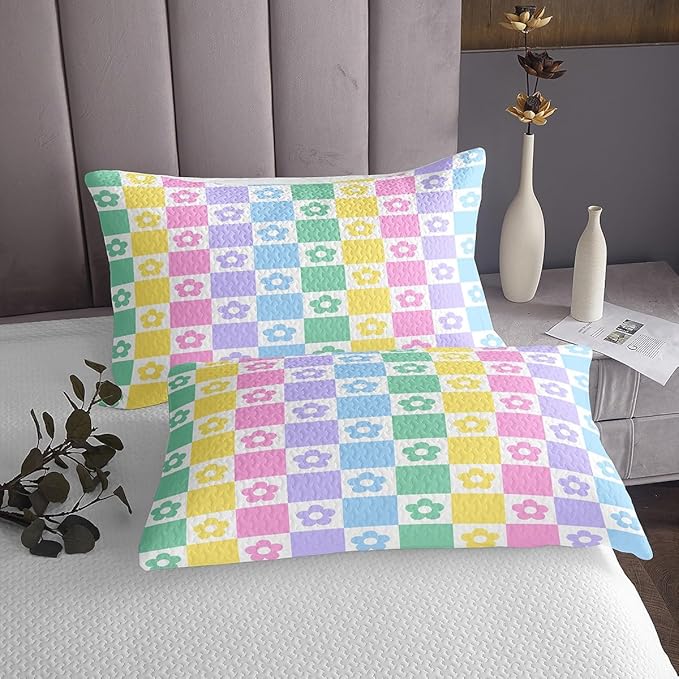 Manfei Kawaii Daisy Flowers Kids Bedspread King Size,Colorful Geometric Grids Checkerboard Coverlet Set,Girls Women Room Decor,Cartoon Groovy Floral Quilted Coverlet,Chic Bedding Quilt,2 Pillowcases