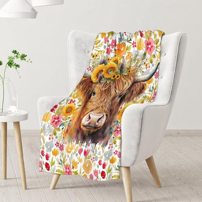 Highland Cow Blanket Gifts - 40x30 Inches Vintage Throw Blanket for Women, Girls - Colorful Soft Fuzzy Blankets for Lap, Chair - Highland Cows Decor for Home