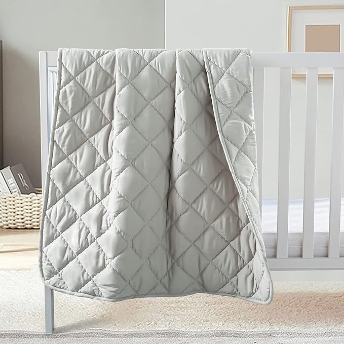 FLXXIE Machine Washable Microfiber Down Alternative Oversized Toddler Comforter, Super Soft and Lightweight Kids Crib Quilted Blanket for Stroller, Travel, 43x60 Inches, Light Grey