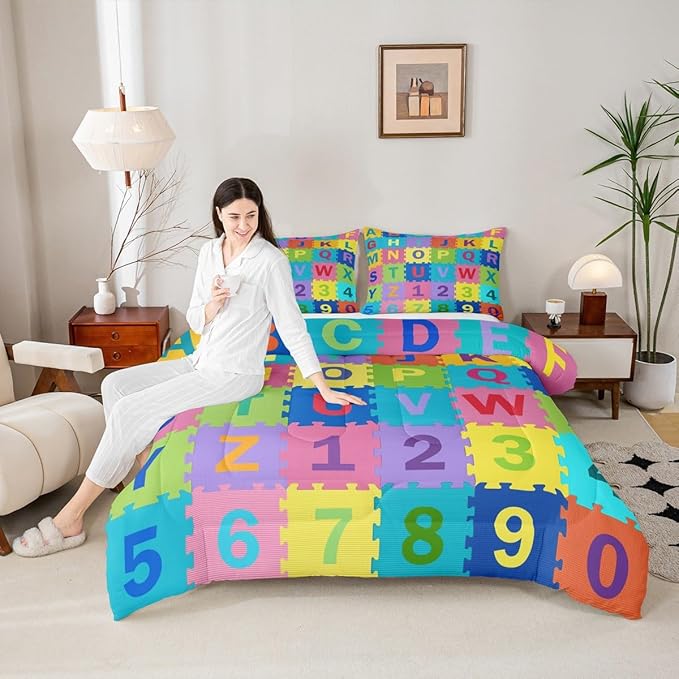 Feelyou Kids Puzzle Alphabet Numbers Comforter Set King Size ABC Letters Bedding Set for Kids Boys Girls Educational Duvet Quilt English Learning Bedroom Decor Microfiber 3 Pcs with 2 Pillow Cases