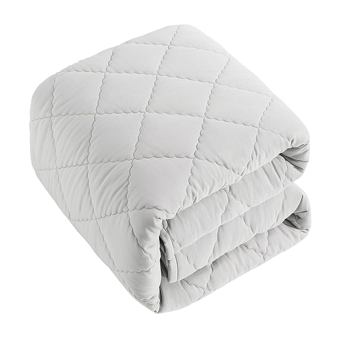 BEDSUM 100% Brushed Microfiber Down Alternative Toddler Comforter, Ultra Soft Lightweight and Warm Breathable Crib Quilted Blanket for Nursery Stroller Bed, 39x47 Inches, Light Grey