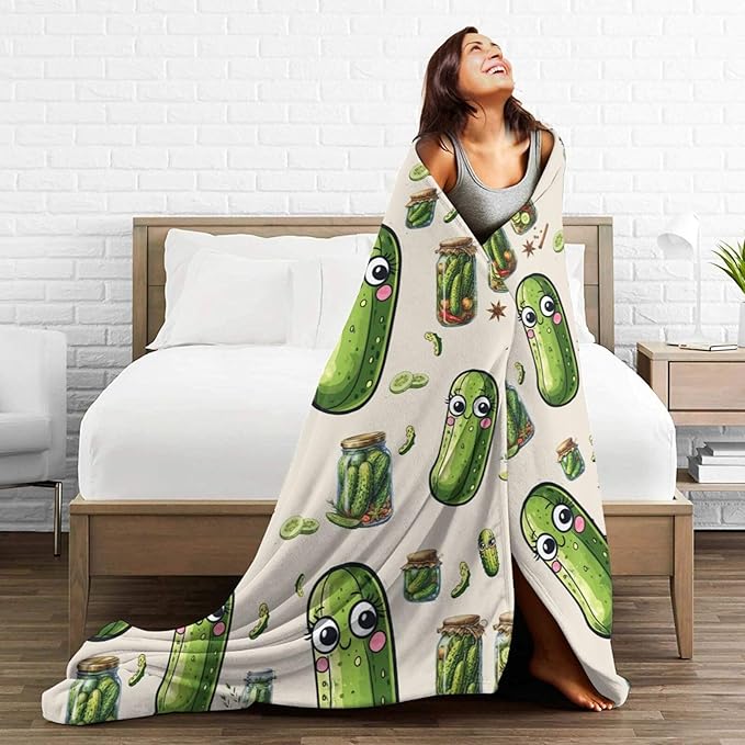 Pickle Fleece Blanket Funny Pickled Cucumber Throw Blankets for Girls Women Super Soft Warm Flannel Cartoon Food Throws Gifts for Kids Cozy Fuzzy Plush Stuffed Couch Bed Bedding Decor 50"x40"