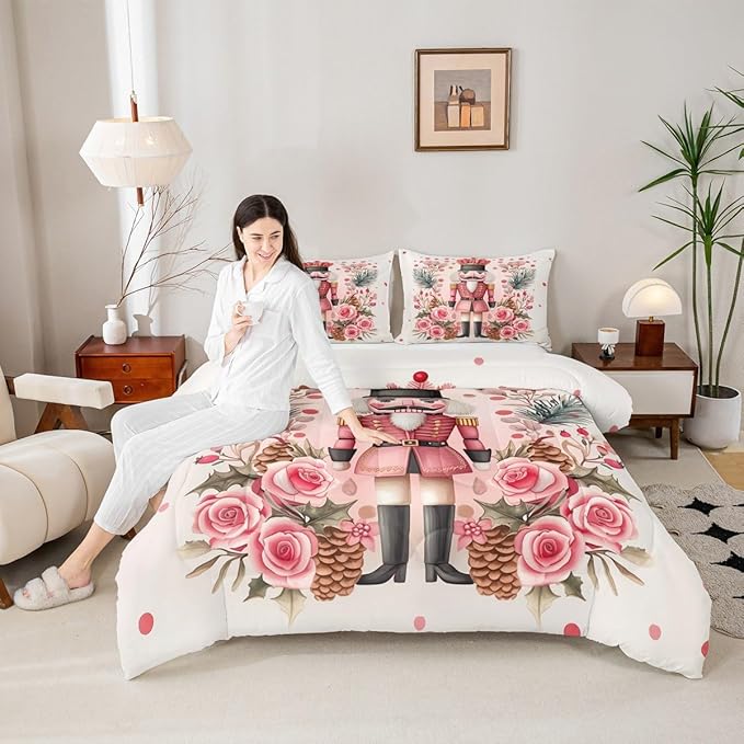 Feelyou Christmas Decor Nutcrackers Comforter Set All Season Pink Christmas Bedding Set with 2 Pillow Cases Funny Nutcracker Kids King Bedclothes Rose Decor Berries Duvet Quilt Soft Lightweight