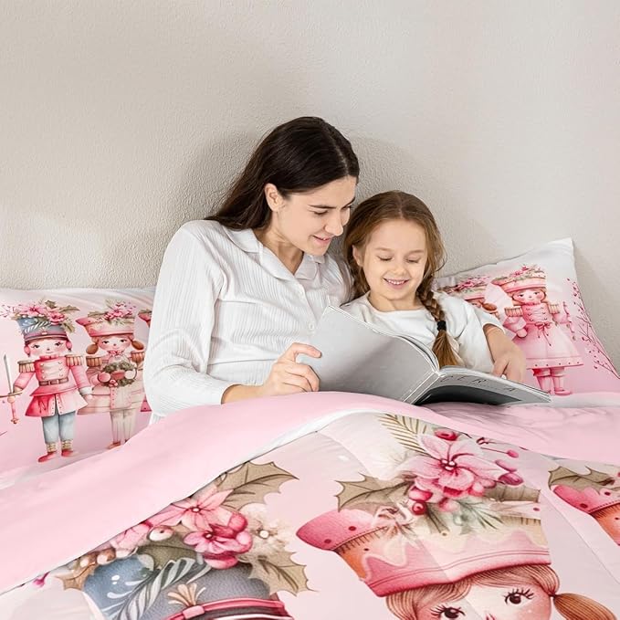 Feelyou Christmas Decor Nutcrackers Bedding Set Soft for Boys Girls, Pink Christmas Comforter Set King Size Pink Nutcrackers Duvet Quilt Berries Printed Room Decor Kawaii 3 Pcs with 2 Pillow Cases