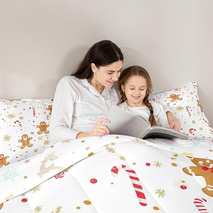 Feelyou Cute Gingerbread Man Comforter Set King Size Candy Cane Bedding Set for Kids Boys Girls Golden Snowflake Duvet Quilt Christmas Pattern Bedroom Decor Festive Design 3 Pcs with 2 Pillow Cases