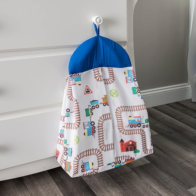 EVERYDAY KIDS 4 Piece Boys Crib Bedding Set - Choo Choo Train - Includes Quilt, Fitted Sheet, Dust Ruffle and Diaper Stacker - Nursery Bedding Set - Baby Crib Bedding Set
