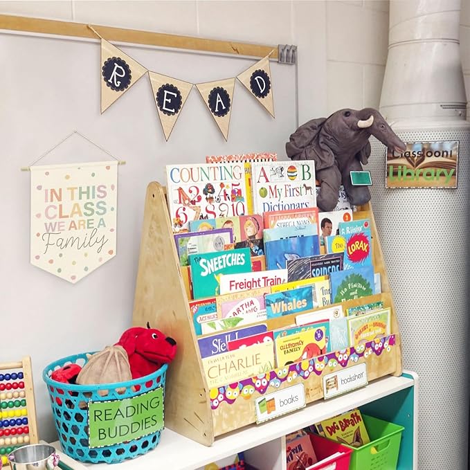 Pastel Classroom Cozy Decor,in This Class We Are A Family Linen Canvas Banner for Classroom Preschool Homeschool, Teacher Must Haves,Back to School Wall Hanging Pennant Flag Banner,15x11in