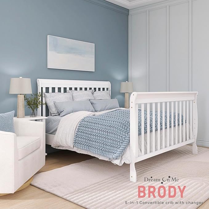 Dream On Me Brody 5-in-1 Convertible Full-Size Baby Crib & 3-Drawer Changer in White, Pinewood, GreenGuard Gold & JPMA, 1” Changer Pad, 3 Mattress Heights, Converts to Toddler & Full Size Bed
