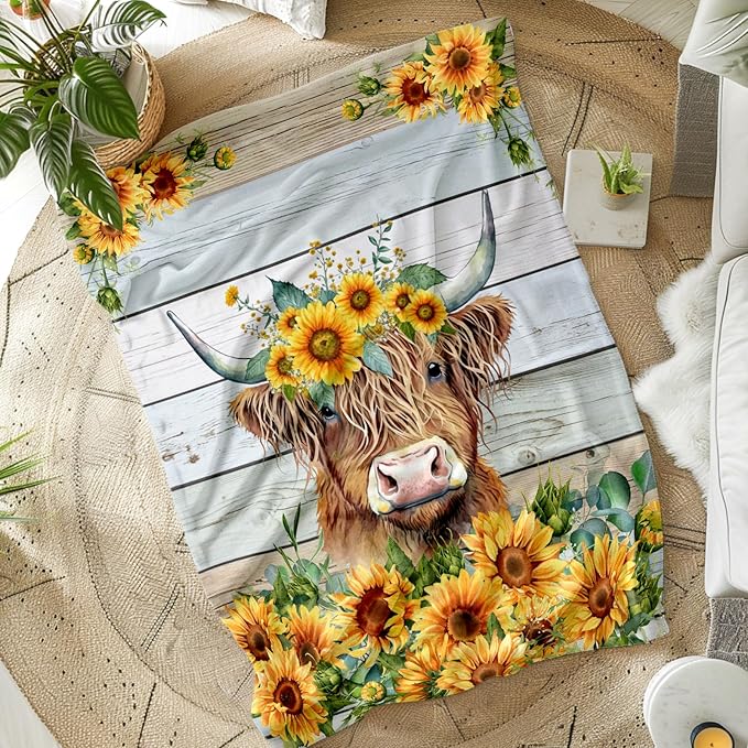 Highland Cow Blanket Gifts - 40x30 Inches Cute Throw Blanket for Women, Girls Yellow Soft Fuzzy Blankets Lap, Chair