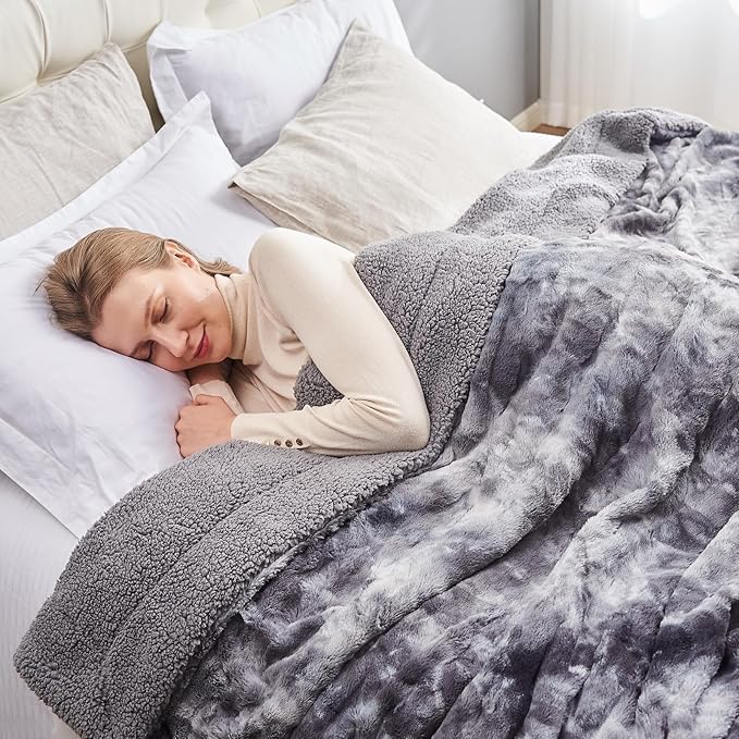 NEWCOSPLAY Super Soft Faux Fur Throw Blanket for Couch Grey Sherpa Fuzzy Plush Warm Blanket for Sofa Bed (Grey, Throw(50"x60"))