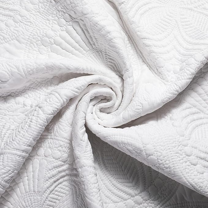 PEACELOVER Embossed Neutral Baby Quilt Durable, Lightweight Baby Blankets Four Seasons for Personlized Monogram Cotton Quilted Blanket Toddler Quilt for Boys and Girls 46x36 Inches (White)