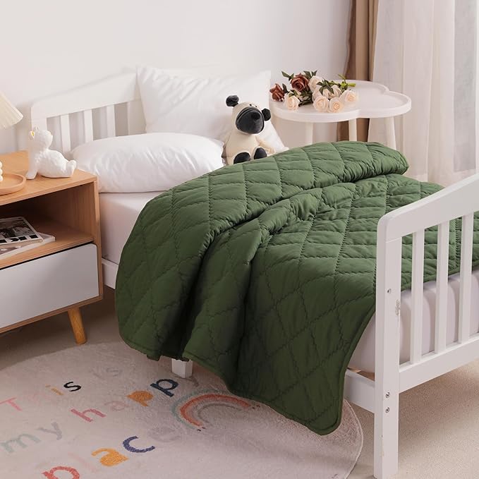 FLXXIE Machine Washable Microfiber Down Alternative Oversized Toddler Comforter, Super Soft and Lightweight Kids Crib Quilted Blanket for Stroller, Travel, 43x60 Inches, Olive