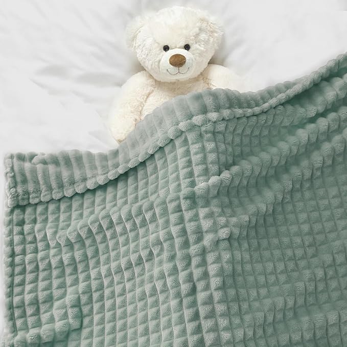 HOMRITAR 3D Flannel Fleece Baby Blanket for Unisex Sage Green Super Soft Plush Cozy Toddler Blanket with Square Grid Design Luxury Bed Blankets for Boys Girls 30 x 40 Inch