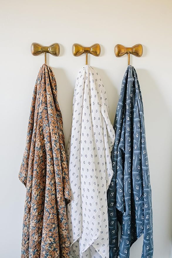 Mebie Baby Venetian Floral Muslin Swaddle, Modern and Neutral Swaddle Blanket for Baby Girl or Boy, Soft Baby Blankets, Newborn Swaddle Blanket, 0-3 Month, Comfy Wrap, Baby Essentials & Gifts