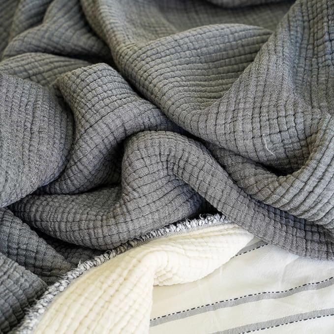 Christmas Muslin Comforter – Cotton Muslin Blanket with Soft Fiber Filling, Breathable & Cozy Muslin Throw Blanket, Reversible Holiday Quilt (Charcoal Gray, Queen (U.S. Standard))