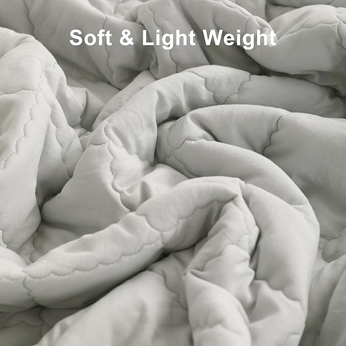 BEDSUM 100% Brushed Microfiber Down Alternative Toddler Comforter, Ultra Soft Lightweight and Warm Breathable Crib Quilted Blanket for Nursery Stroller Bed, 43x60 Inches, Light Grey