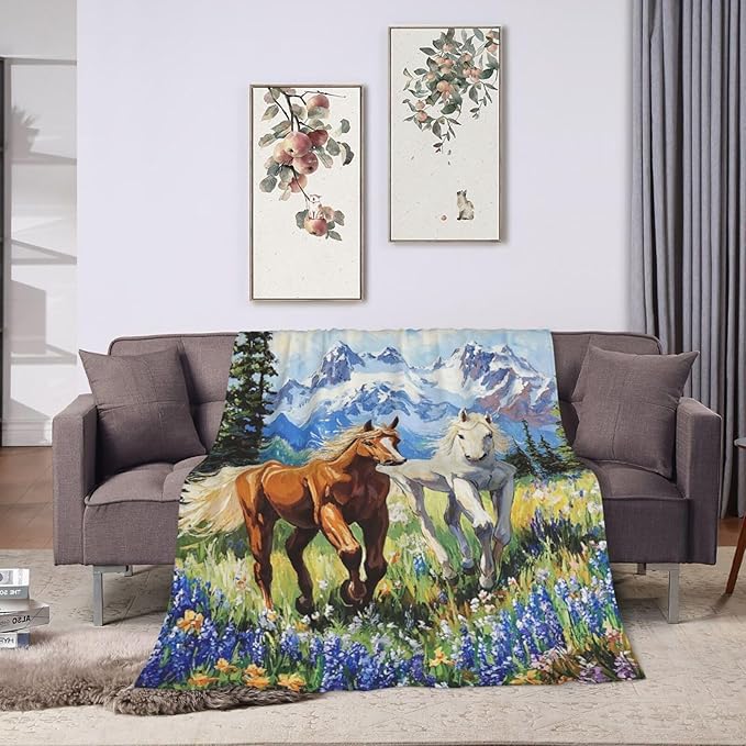 Horse Blanket Horses Decor Throw Blanket Super Soft Flannel Lightweight Fluffy Plush Fuzzy Fleece Animals Blanket Gifts for Horse Lover Girl Woman Boys Kids Adults Man for Bed Sofa 60"X80"