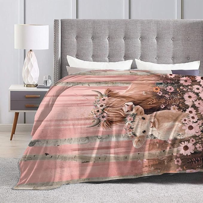 Highland Cow Blanket Pink Forest Cattle Daisy Decor Throw Blanket Super Soft Flannel Lightweight Fluffy Plush Fuzzy Fleece Blanket Gifts for Girl Woman Boys Kids Adults Man for Bed Sofa 50"X60"
