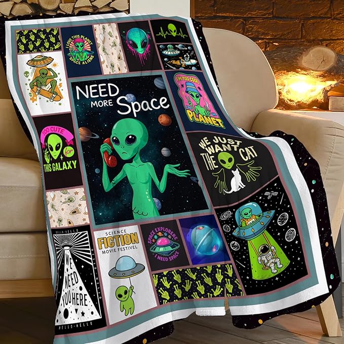 Green Alien Fleece Blanket Funny Universe Throw Blankets for Girls Boys Super Soft Warm Flannel Cool Throws Gifts for Men Women Cozy Fuzzy Plush Stuffed Couch Bed Bedding Decor 50"x40"