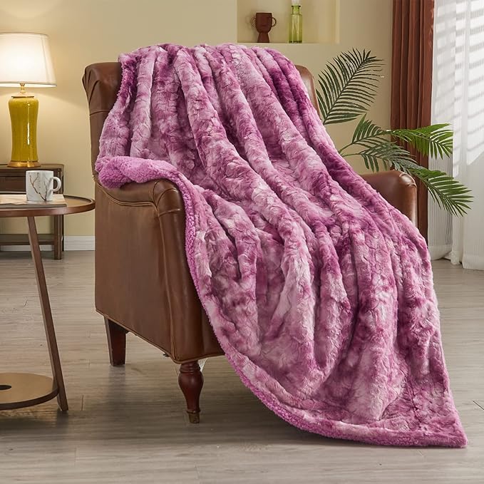 NEWCOSPLAY Super Soft Faux Fur Blanket Twin Size Light Purple Sherpa Fuzzy Plush Warm Blanket for Sofa Bed (Light Purple, Twin(60"x80"))