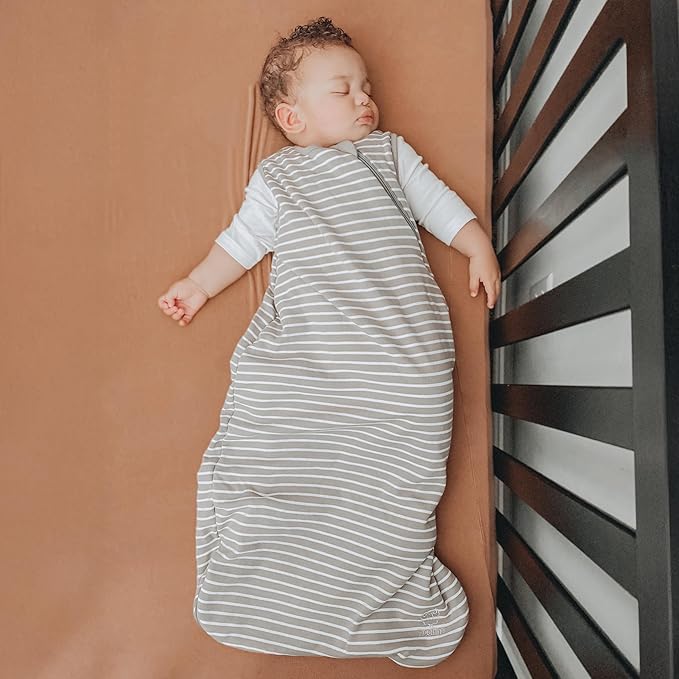 Woolino Merino Wool and Organic Cotton Baby Sleep Bag - 4 Season Classic Sleep Sack for Baby - Two-Way Zipper Sleeping Bag for Baby and Toddler - 6-18 Months - Gray
