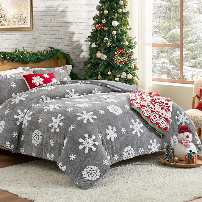 Amélie Home Christmas Comforter Set Queen, Fluffy Fleece Bedding Set with Christmas Snowflake, Grey Plush Comforter for Winter, 3 Pieces, 1 Soft Comforter and 2 Pillow Shams
