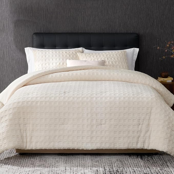 Amélie Home Waffle Comforter King Set, Jacquard Design Fleece Bed Set, Super Soft Plush Bedding Set for Winter, Beige, 3 Pieces, 1 Cozy Comforter and 2 Pillowcases