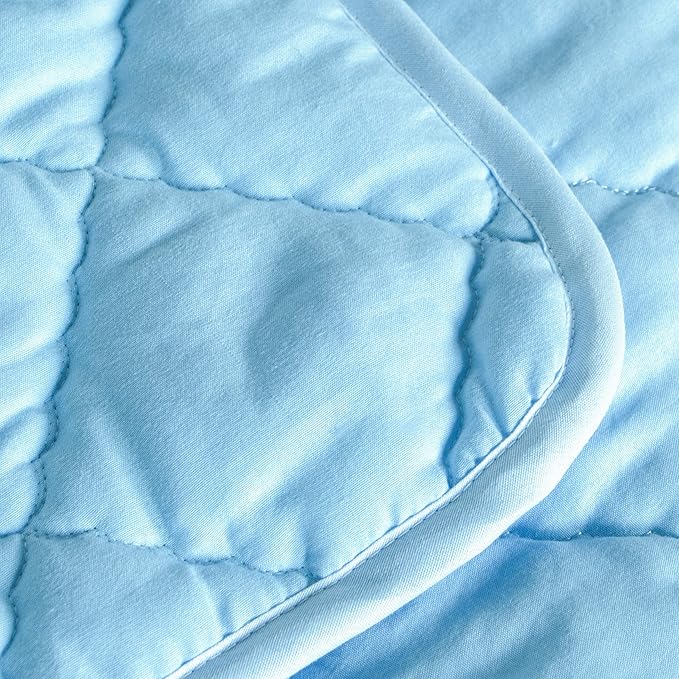 FLXXIE Machine Washable Microfiber Down Alternative Toddler Comforter, Super Soft and Lightweight Kids Crib Quilted Blanket for Stroller, Travel, 39x47 Inches, Aqua