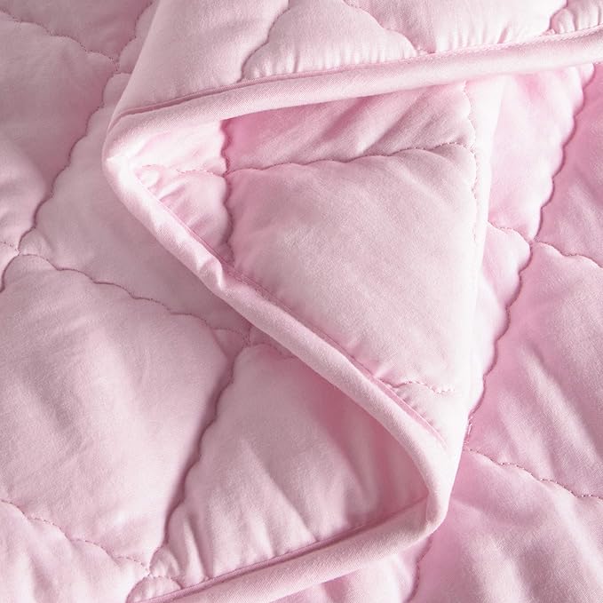 BEDSUM 100% Brushed Microfiber Down Alternative Toddler Comforter, Ultra Soft Lightweight and Warm Breathable Crib Quilted Blanket for Nursery Stroller Bed, 43x60 Inches, Pink